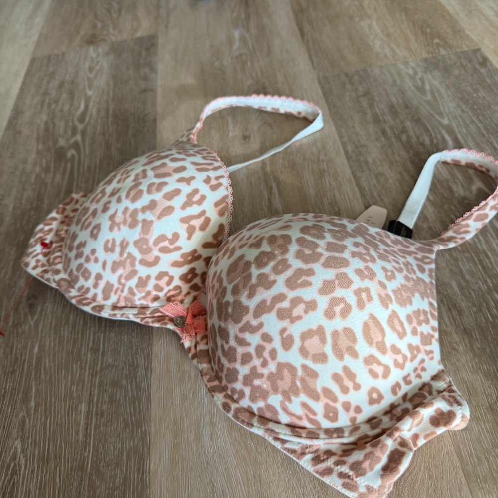 Lot 2 NWT Victoria's Secret Push Up Bras  Body By Victoria 38C Blue Nude Neutral - Picture 13 of 16